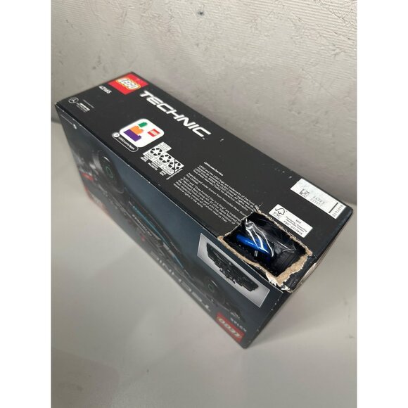 Lego Technic 42165  Mercedes-Amg Petronas Formula One Team Car Kit  Damaged Box - Picture 3 of 3